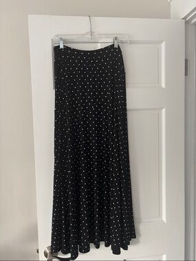 Chicos size 1 long blk/white polka dot skirt
